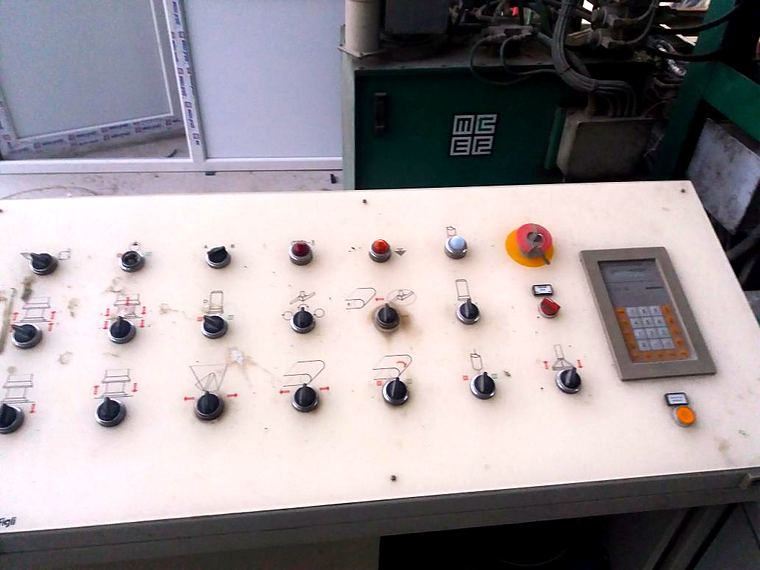 Machine operator desk